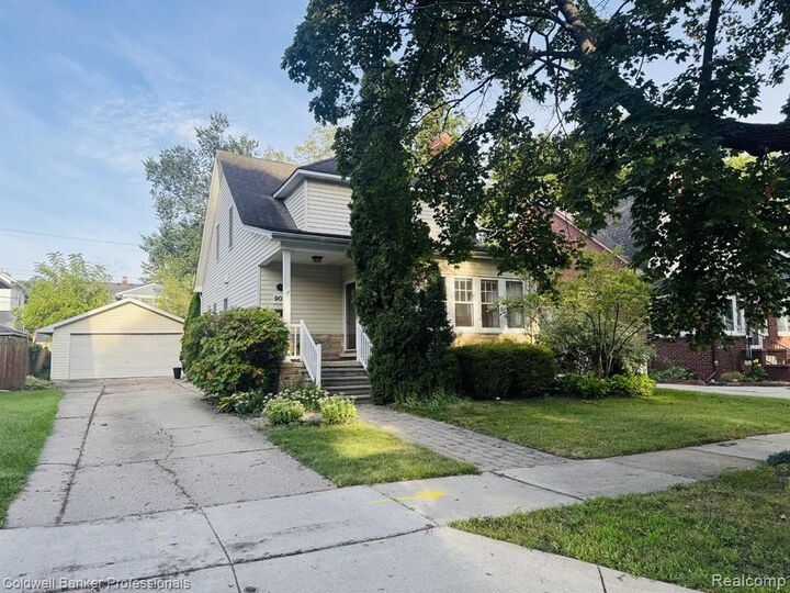 Property Photo:  907 Lockwood Road  MI 48067 