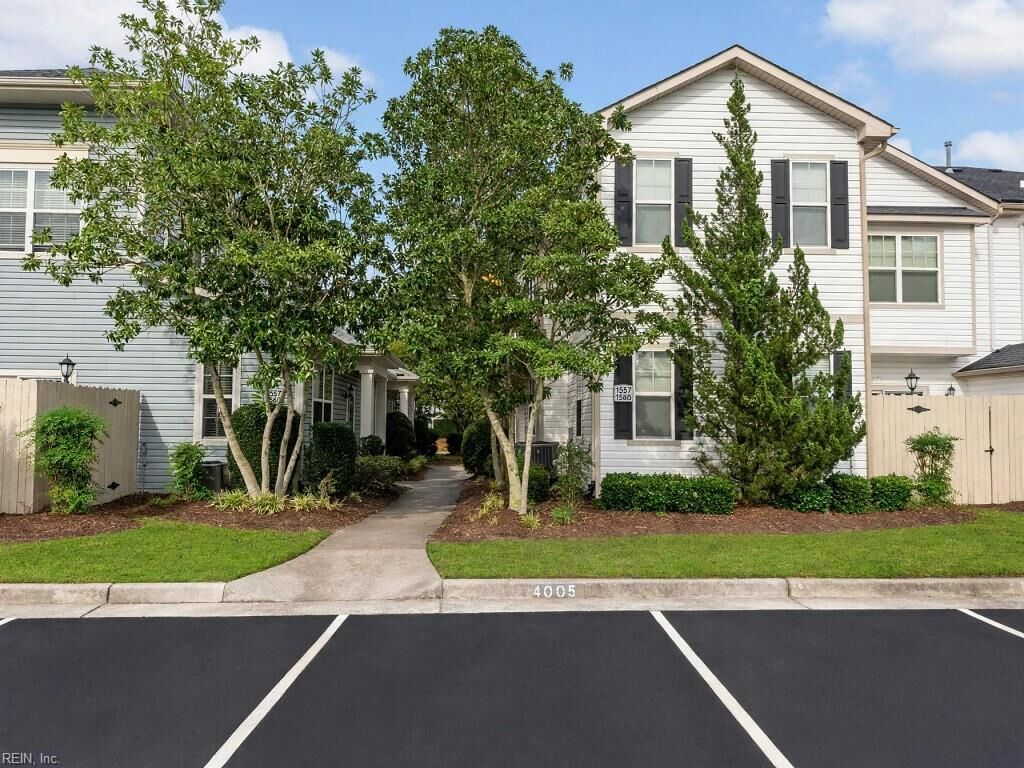Property Photo:  1555 Rollesby Way 5  VA 23320 