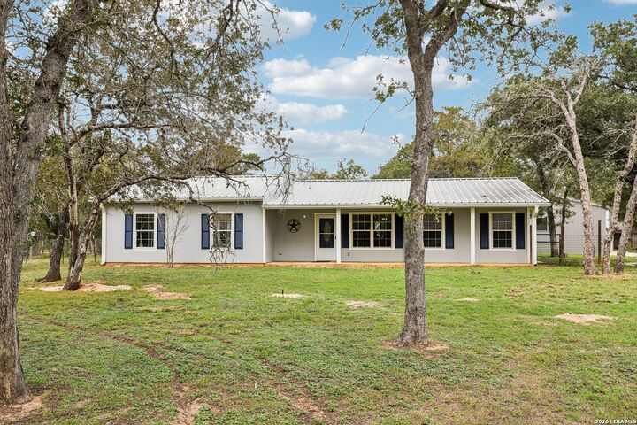 Property Photo:  240 Oak Hollow Dr  TX 78121 