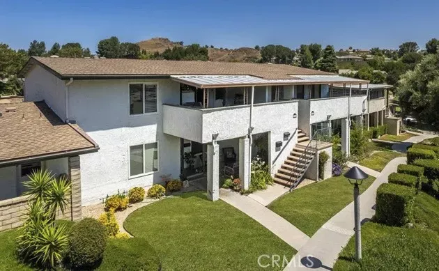 Property Photo:  19716 Avenue Of The Oaks  CA 91321 