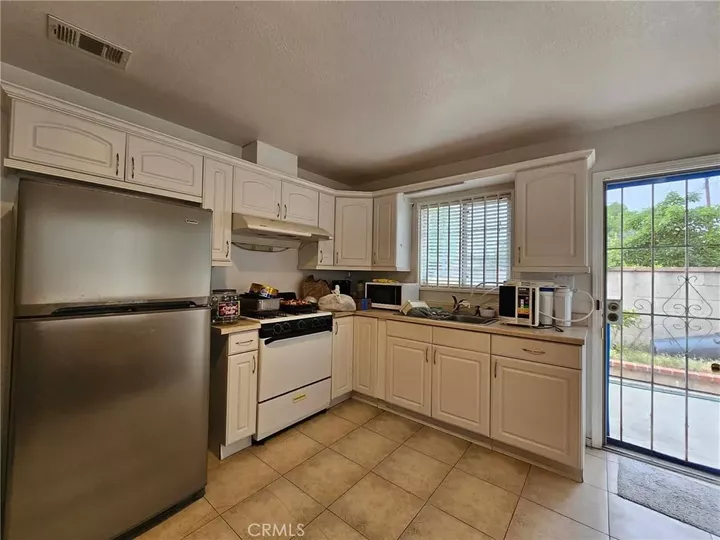 Property Photo:  502 N Hampton St  CA 92801 