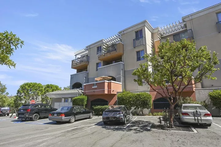 Property Photo: 3887 Pell Pl 307 CA 92130