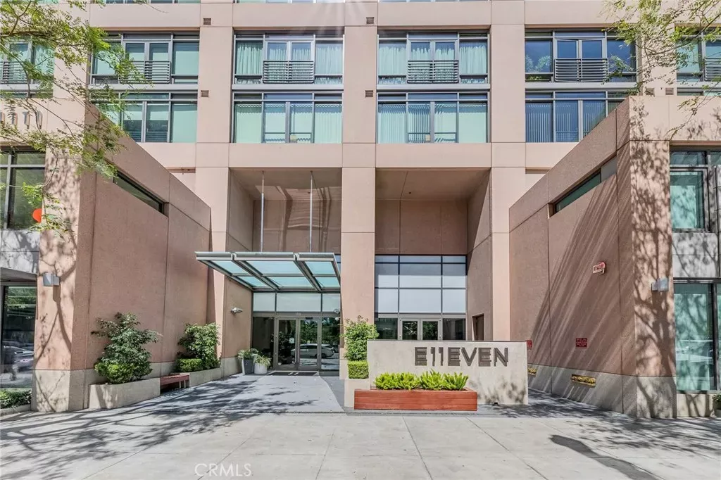 Property Photo:  1111 S Grand Avenue 518  CA 90015 