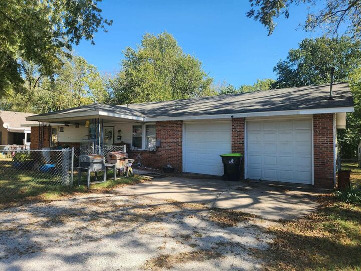 Property Photo:  1200 N Forest Avenue  MO 65802 