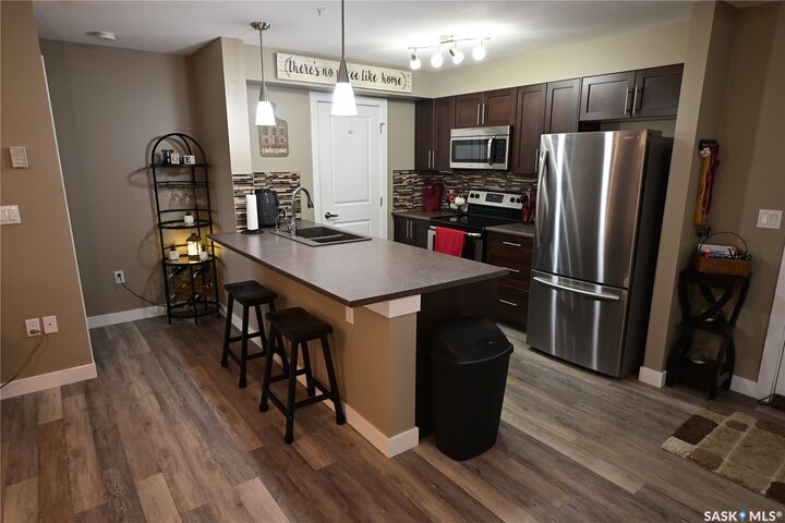 Property Photo:  820 5th Street NE 204  SK S4H 2V2 