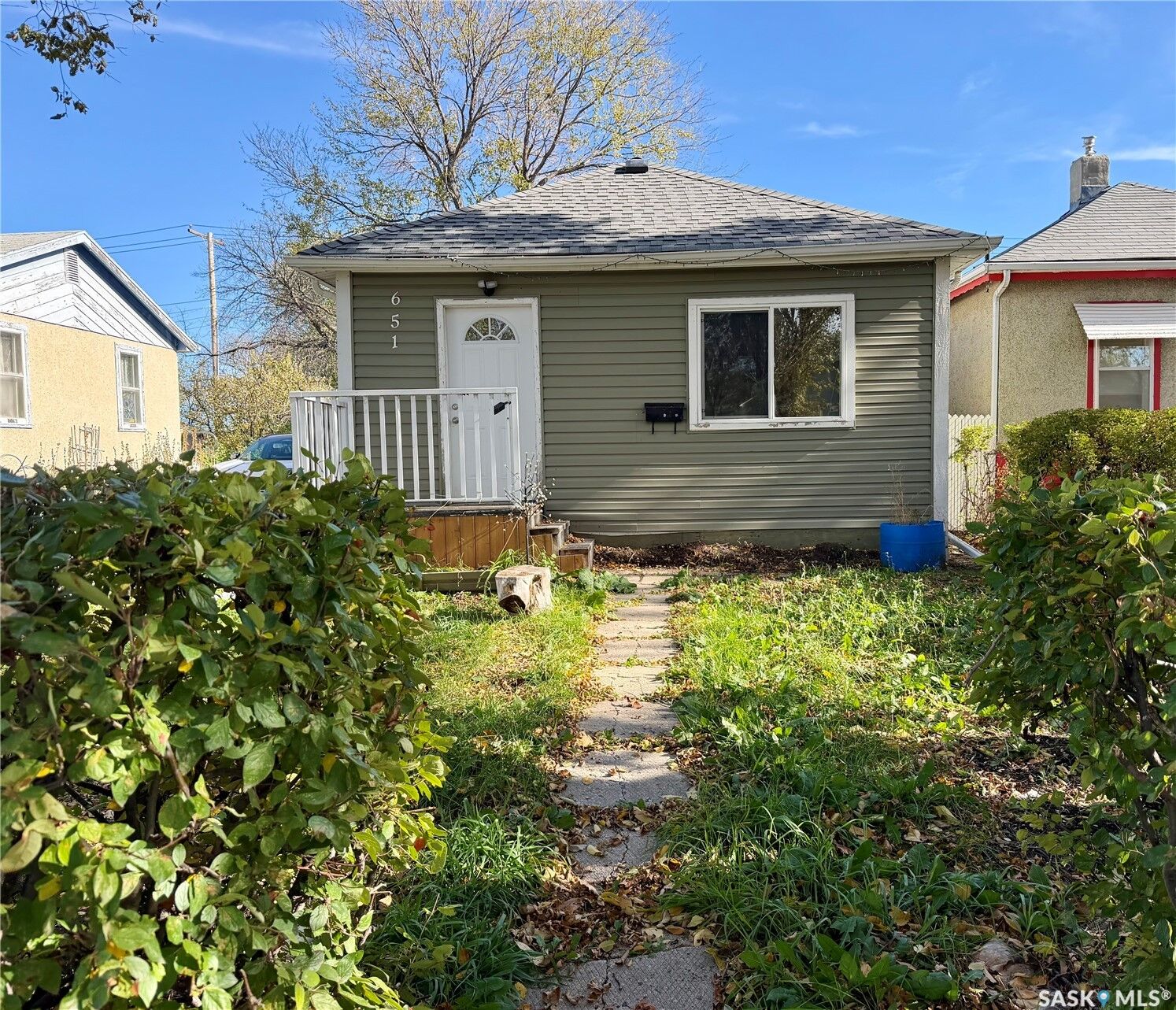 Property Photo:  651 Queen Street  SK S4T 4A2 
