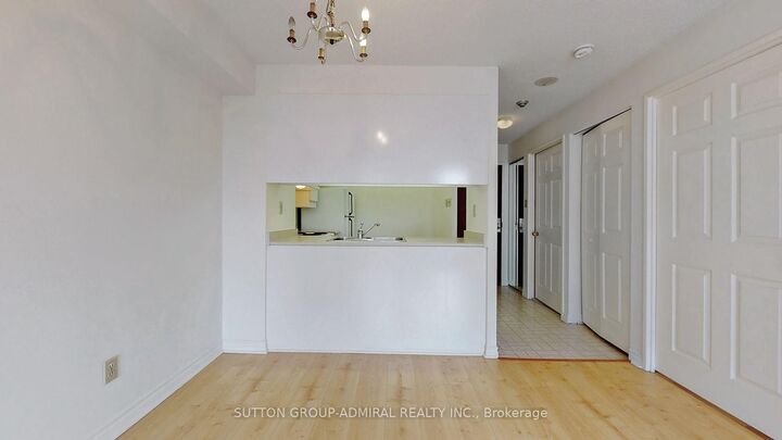 Property Photo:  736 Bay Street 2301  ON M5G 1N6 