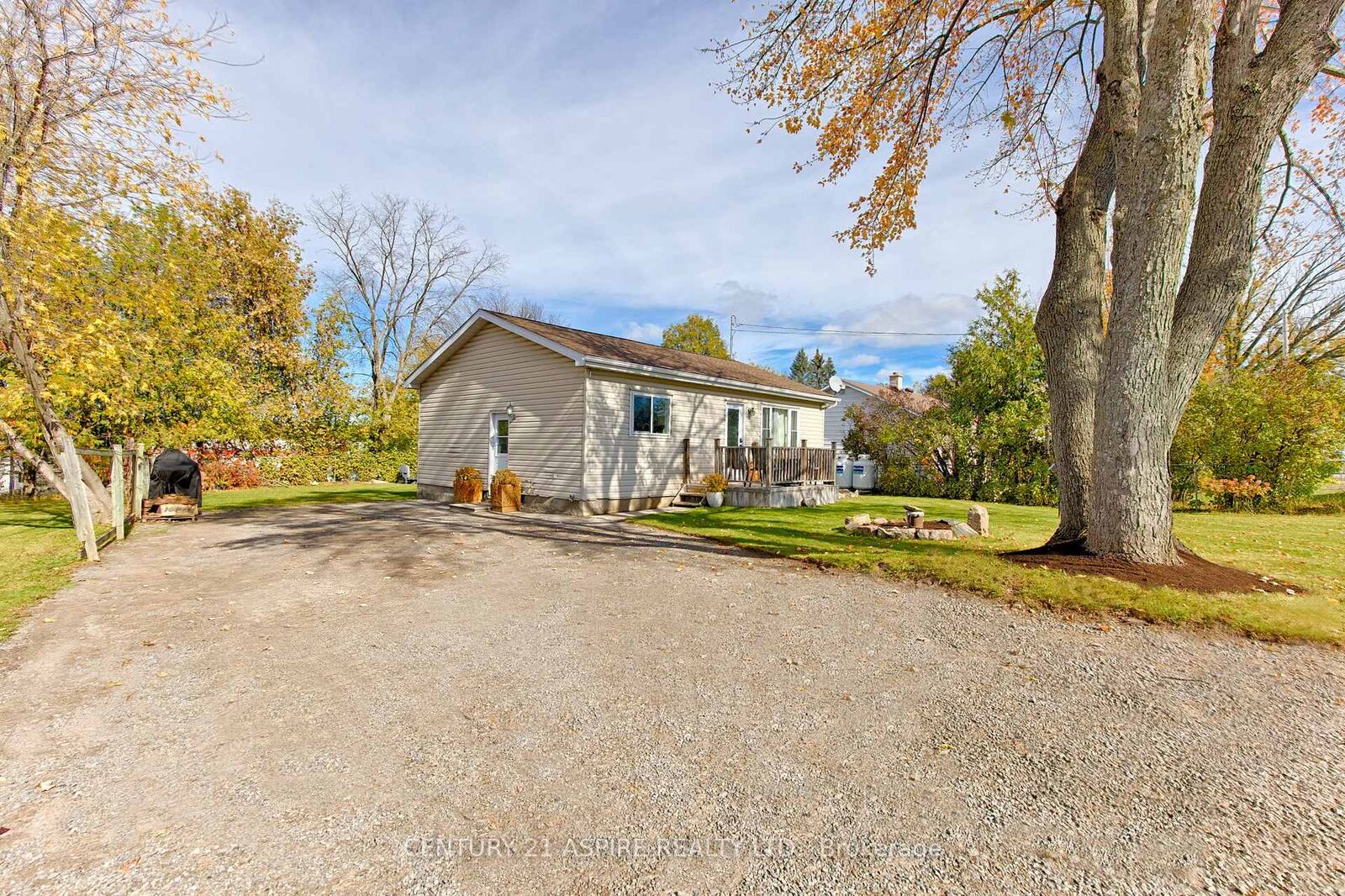 Property Photo:  106 Forest Lea Road  ON K8A 7B8 