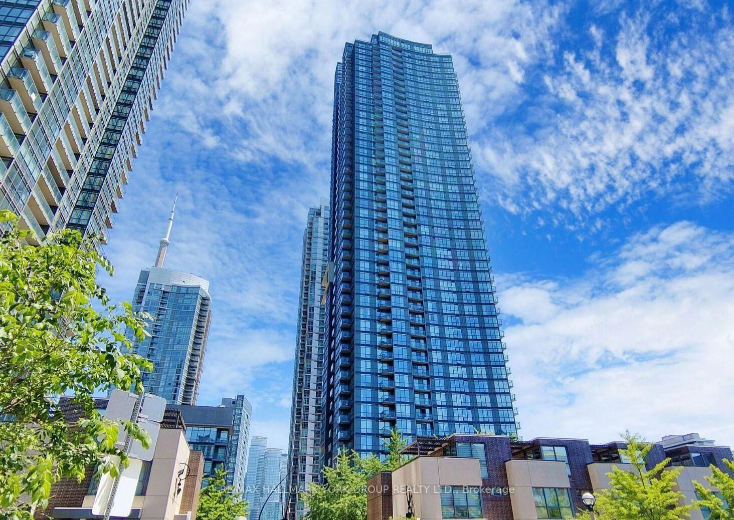 Property Photo:  11 Brunel Court 1709  ON M5V 3Y3 