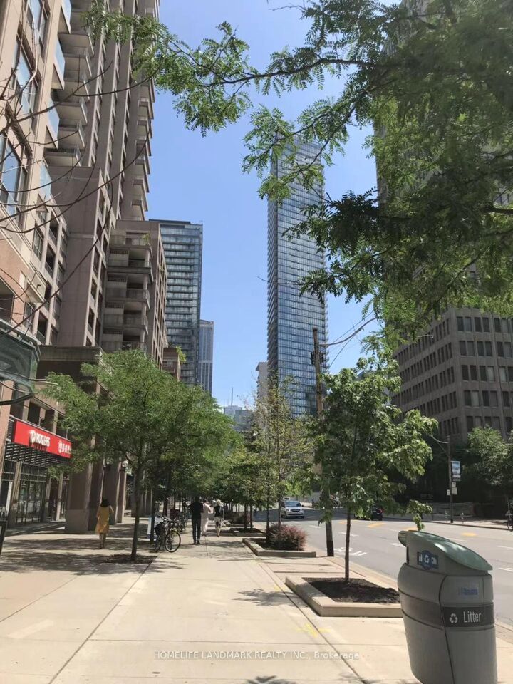 Property Photo:  955 Bay Street 1513  ON M5S 2A2 