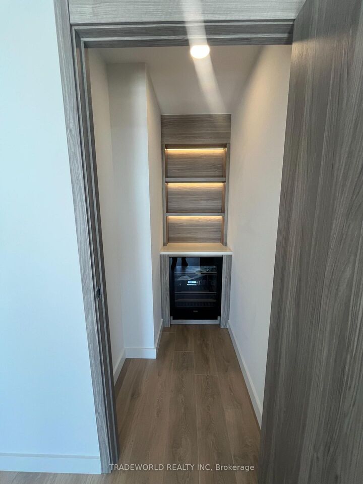 Property Photo:  18 Esther Shiner Boulevard 2316  ON M2K 0J7 