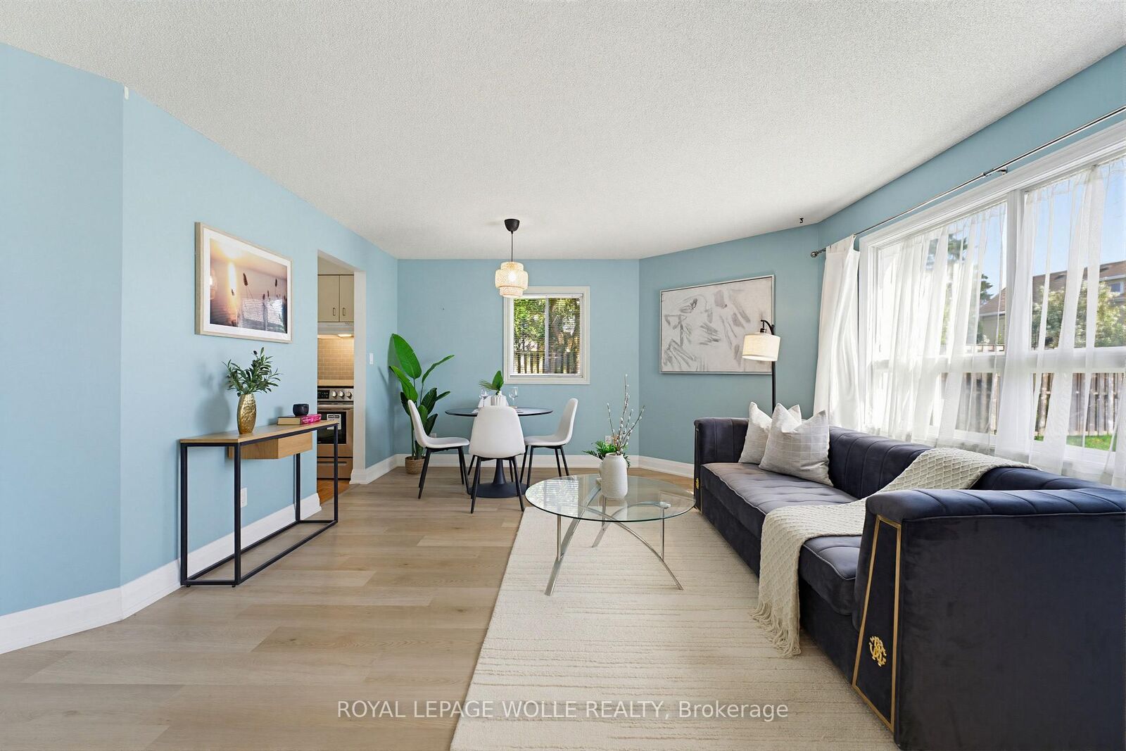 Property Photo:  30 Hugo Crescent 110  ON N2M 3Z2 