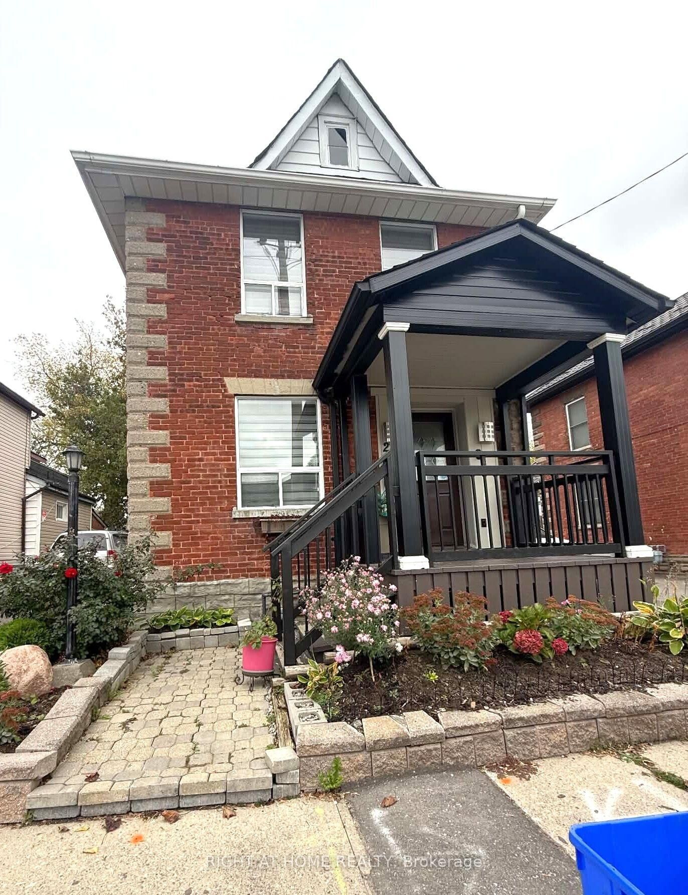 Property Photo:  226 Albert Street  ON L1H 4R5 