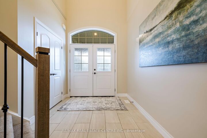 Property Photo:  15 Tindall Crescent  ON L9W 7R9 