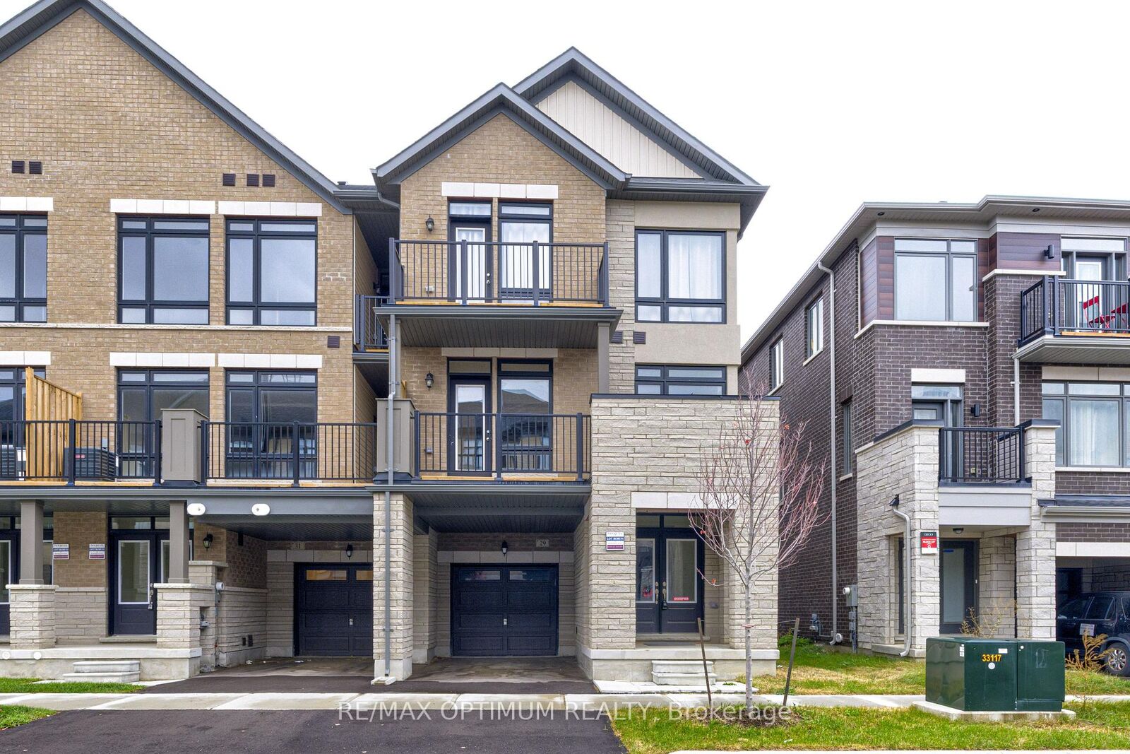 Property Photo:  29 Bonnington Drive  ON L7A 5M1 
