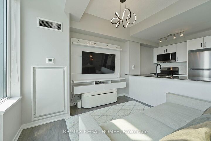 Property Photo:  55 East Liberty Street 909  ON M6K 3R2 