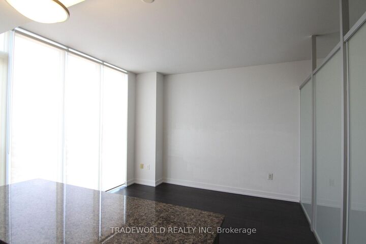 Property Photo:  426 University Avenue 2801 (Den)  ON M5G 1S9 