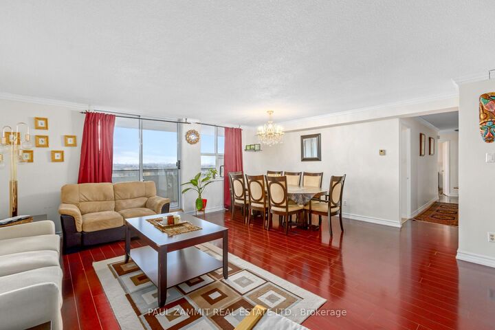 Property Photo:  80 Inverlochy Boulevard 1008  ON L3T 4P3 