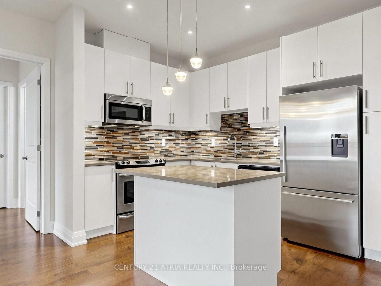 Photo de la propriété:  15277 Yonge Street 512  ON L4G 1Y3 