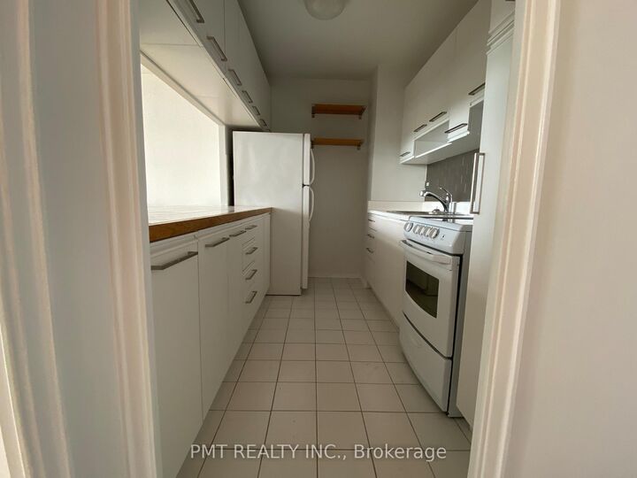 Property Photo:  580 Christie Street 606  ON M6G 3E3 