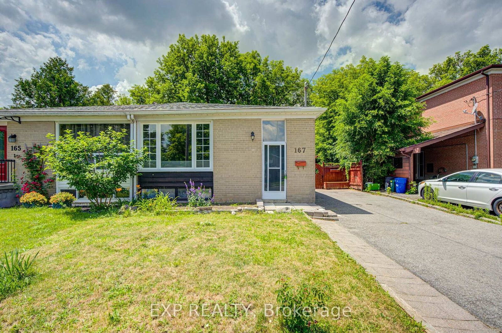 Property Photo:  167 Taylor Mills Drive N  ON L4C 2T5 