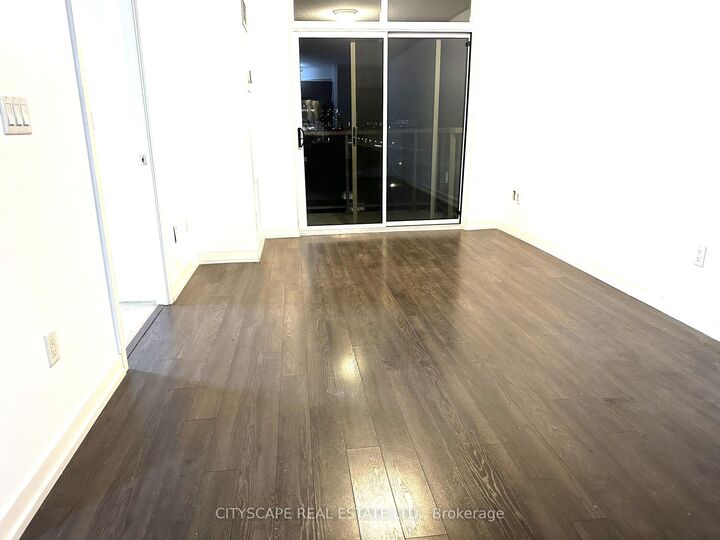 Property Photo:  812 Lansdowne Avenue 605  ON M6H 4K5 