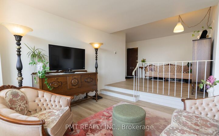Property Photo:  20 Forest Manor Road 1204  ON M2J 1M2 