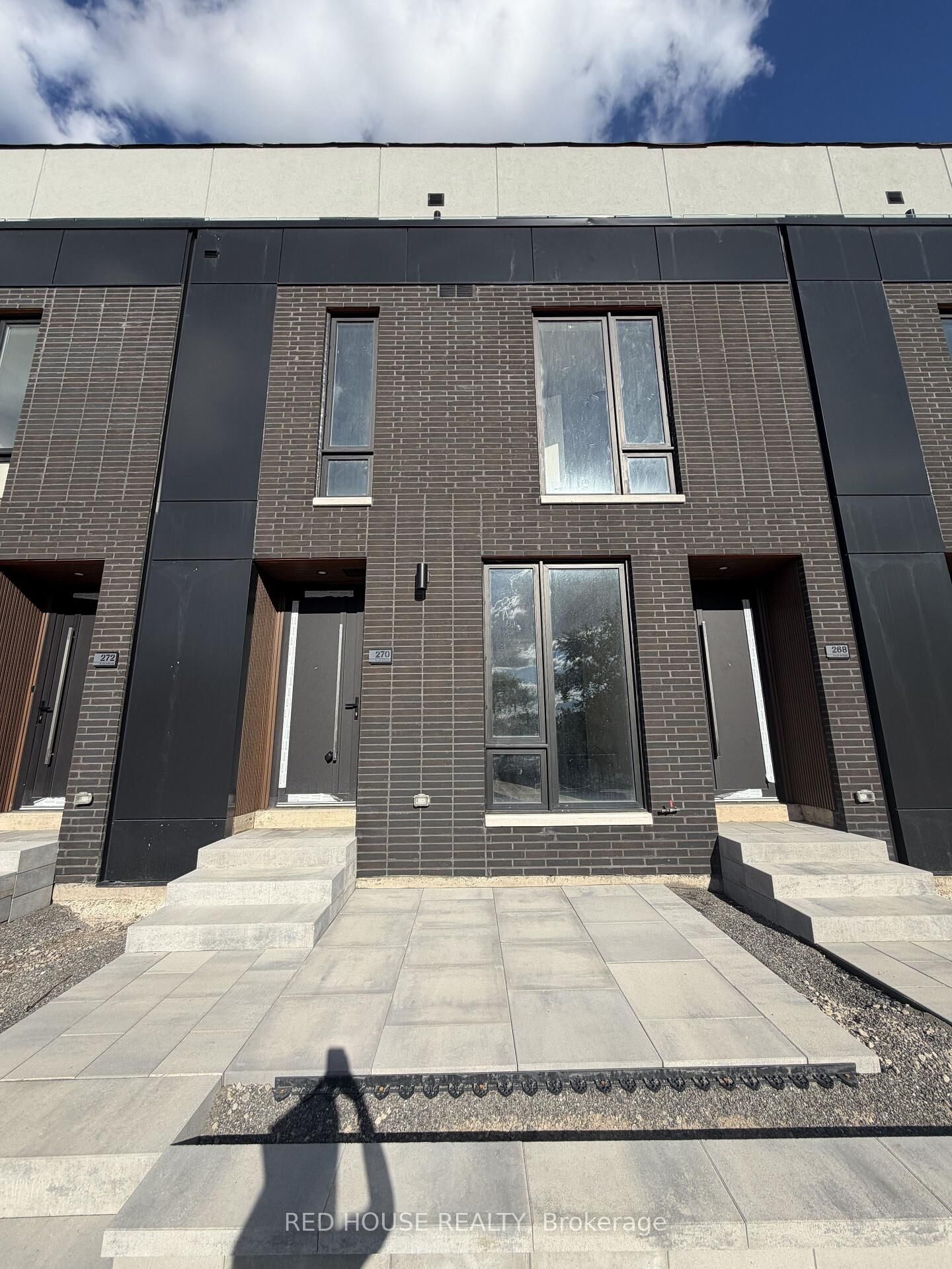 Property Photo:  270 Ellis Avenue  ON L2P 0G9 