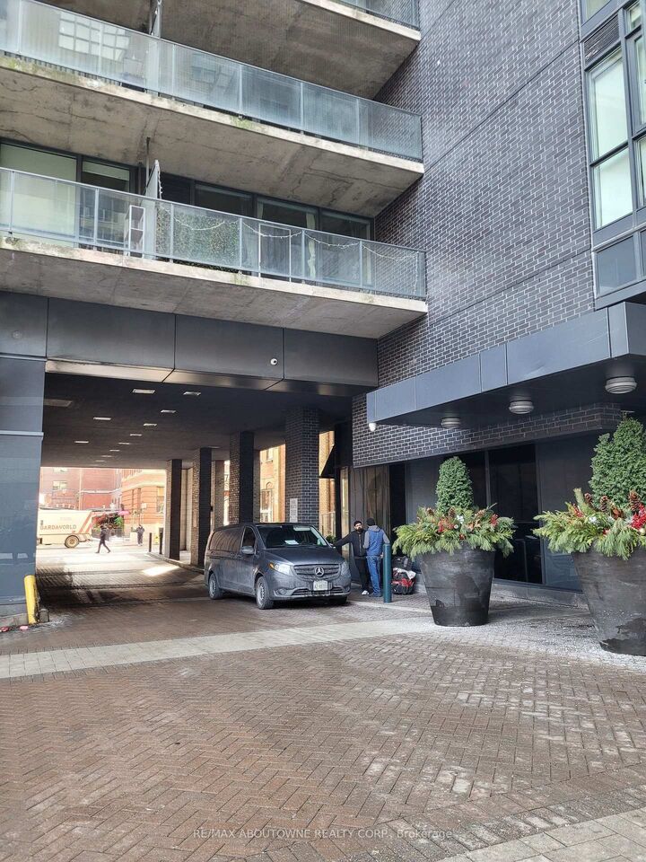 Property Photo:  478 King Street W 1013  ON M5V 0A8 