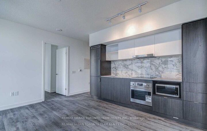 Property Photo:  138 Downes Street 807  ON M5E 0E4 