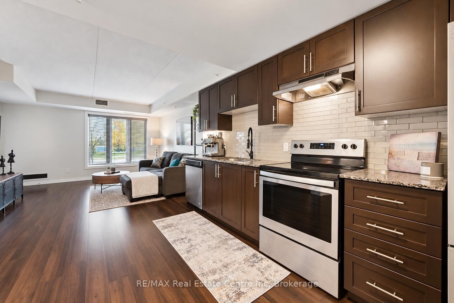Property Photo:  104 Summit Ridge Drive 106  ON N1E 0R5 