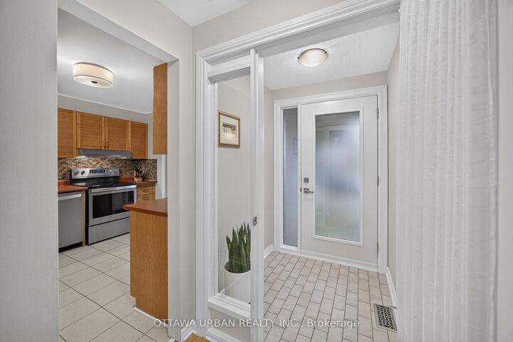 Property Photo:  6057 Willowbark Drive  ON K1C 5T5 