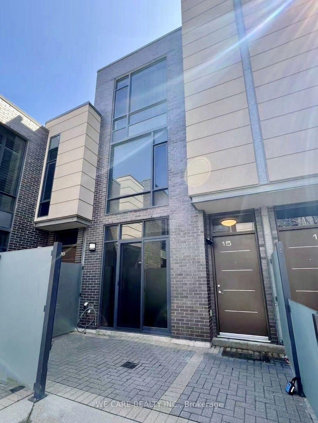 Property Photo:  15 Valhalla Inn Road Th 15  ON M9B 0B3 