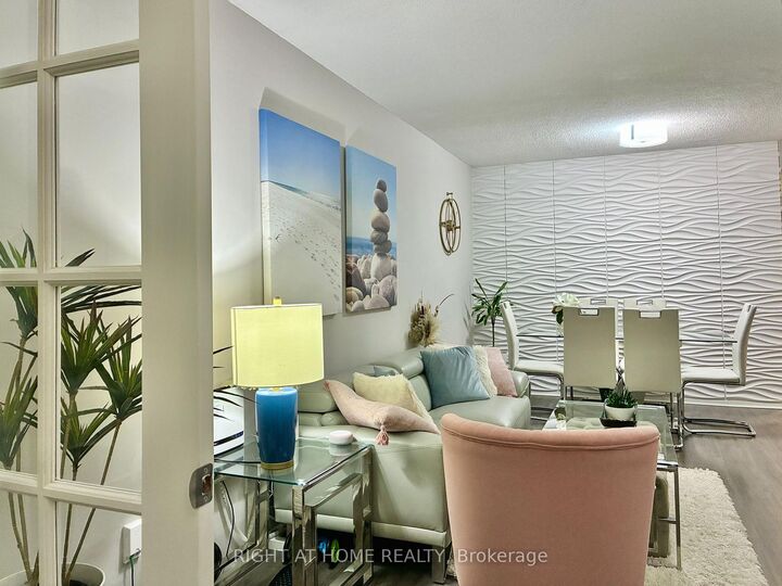 Property Photo:  22 Southport Street 231  ON M6S 4Y9 