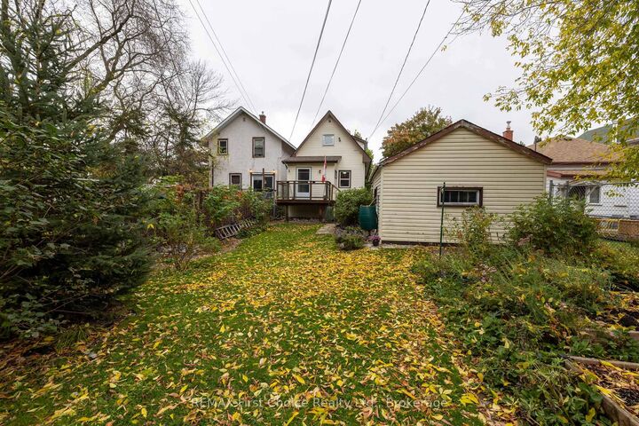 Property Photo:  226 Balmoral Street  ON P7C 4J8 
