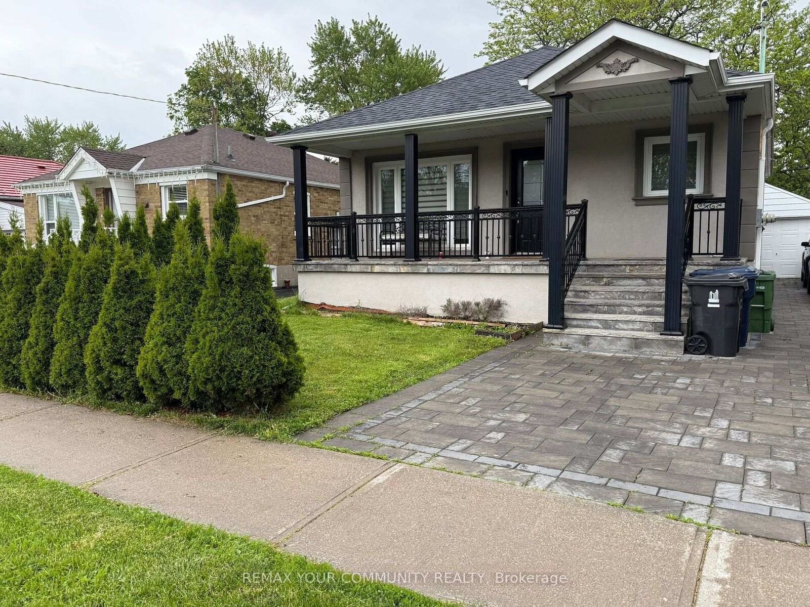Property Photo:  100 Ellington Drive Lower  ON M1R 3Y1 