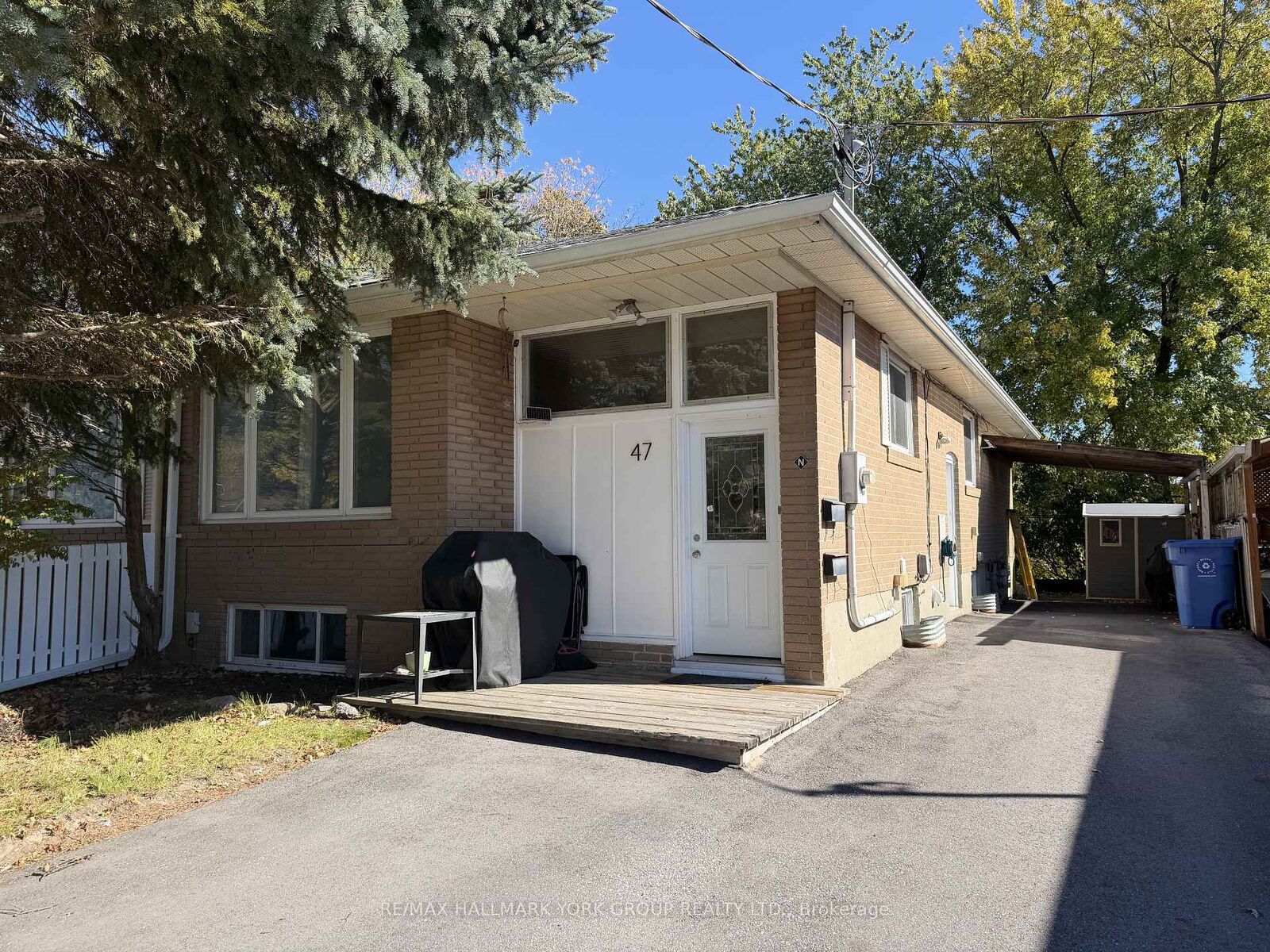 Property Photo: 47 Longford Drive Lower ON L3Y 2Y6