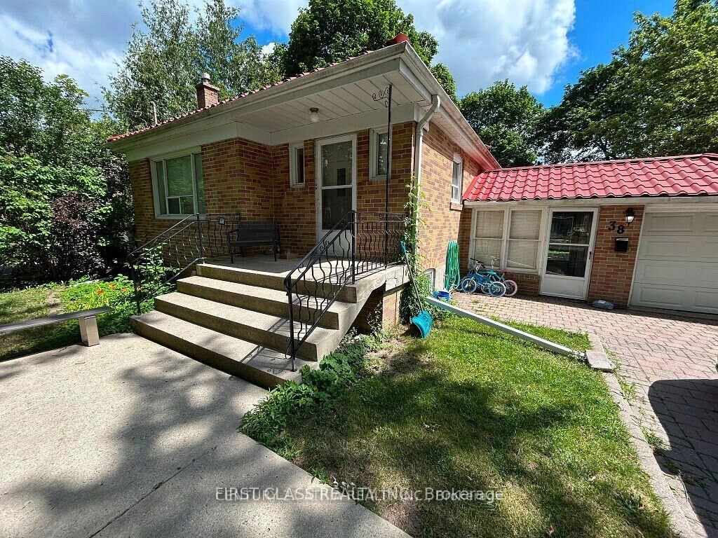 Property Photo:  38 Harding Boulevard Main  ON L4C 1S8 