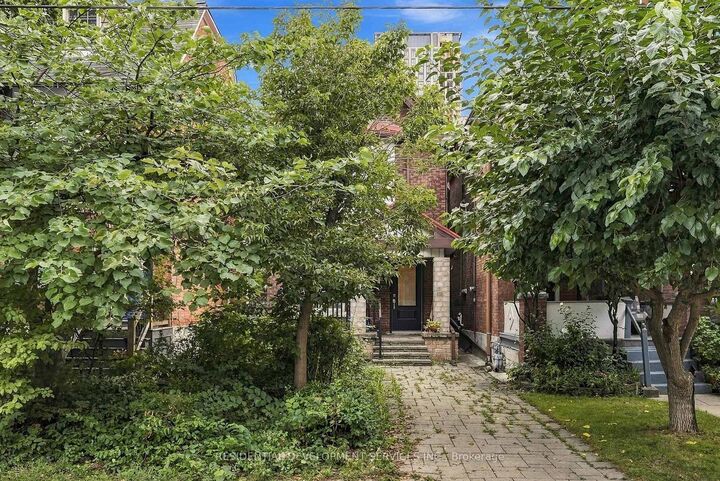 Property Photo:  270 Havelock Street Rear Main Floor  ON M6H 3B9 
