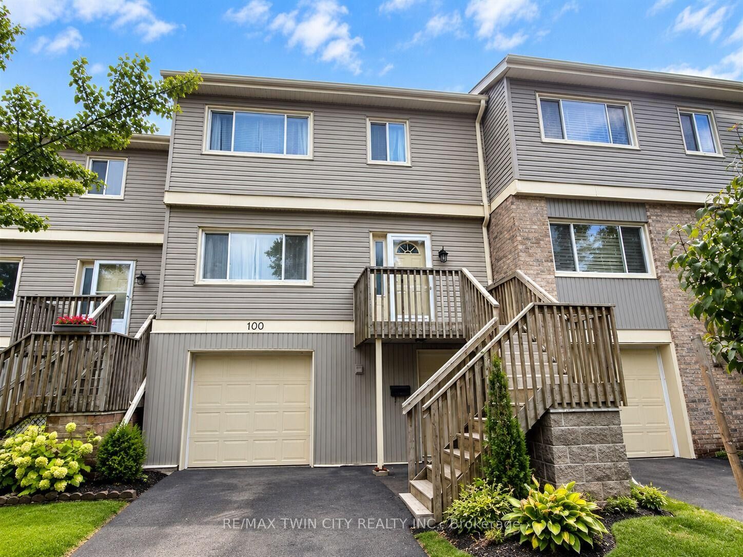 Property Photo:  30 Green Valley Drive 100  ON N2P 1G8 