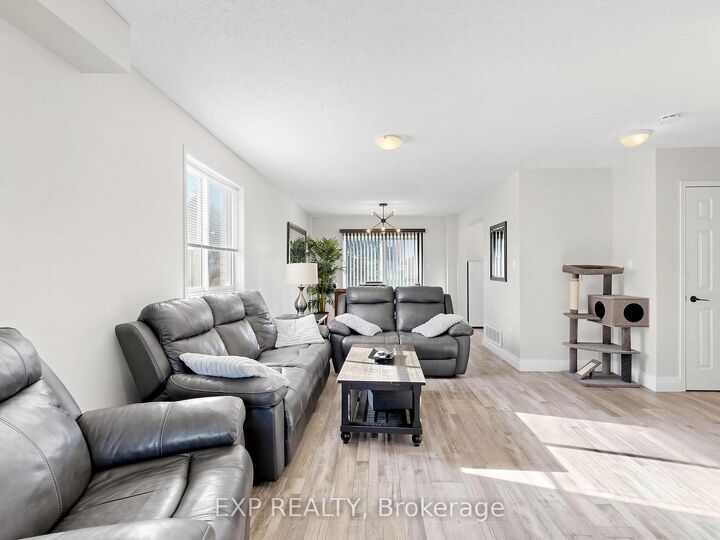 Property Photo:  6 Booth Lane  ON L4N 0S4 