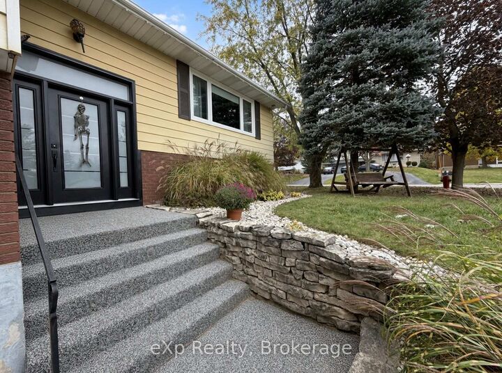Property Photo: 271 Thomas Street ON N0G 2V0