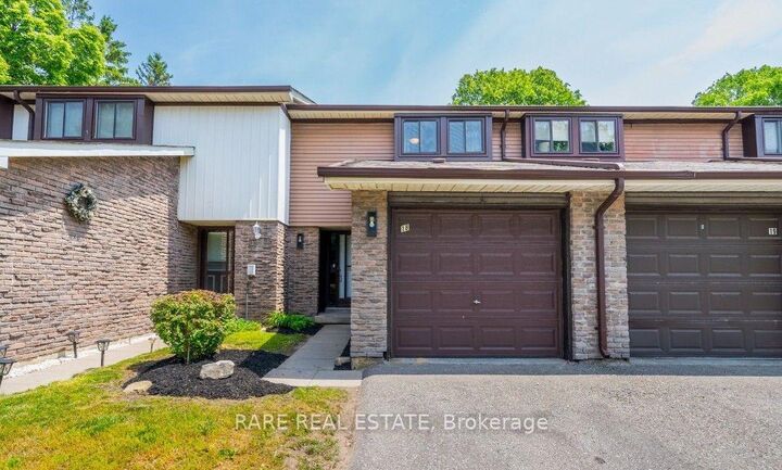 Property Photo: 221 Ormond Drive 18 ON L1G 6T7
