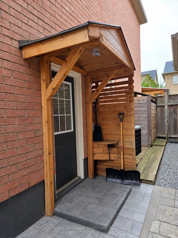 Property Photo:  3339 Ruth Fertel Drive (Lower Level ),  ON L5M 0H6 