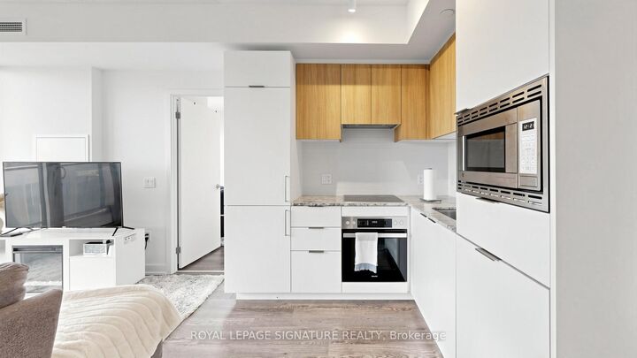 Property Photo:  50 O'Neill Road 1608  ON M3C 0R1 