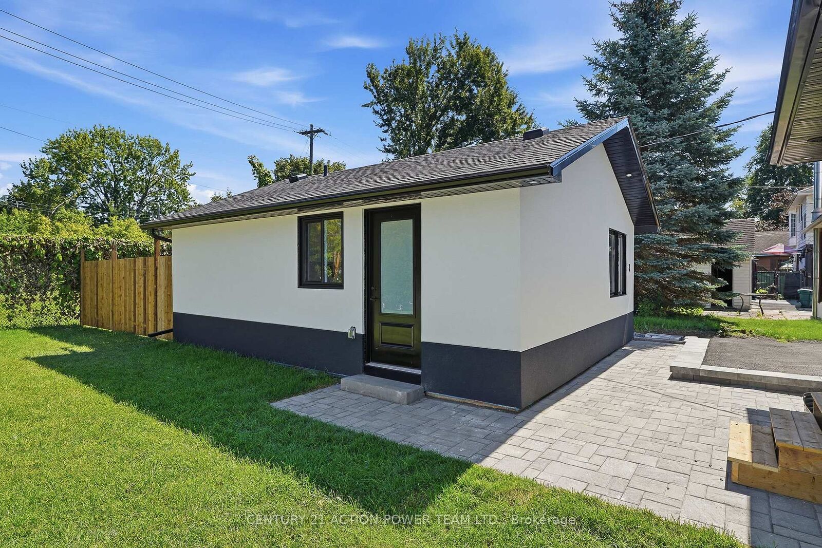 Property Photo: 1831 Haig Drive S 3 ON K1G 2J2