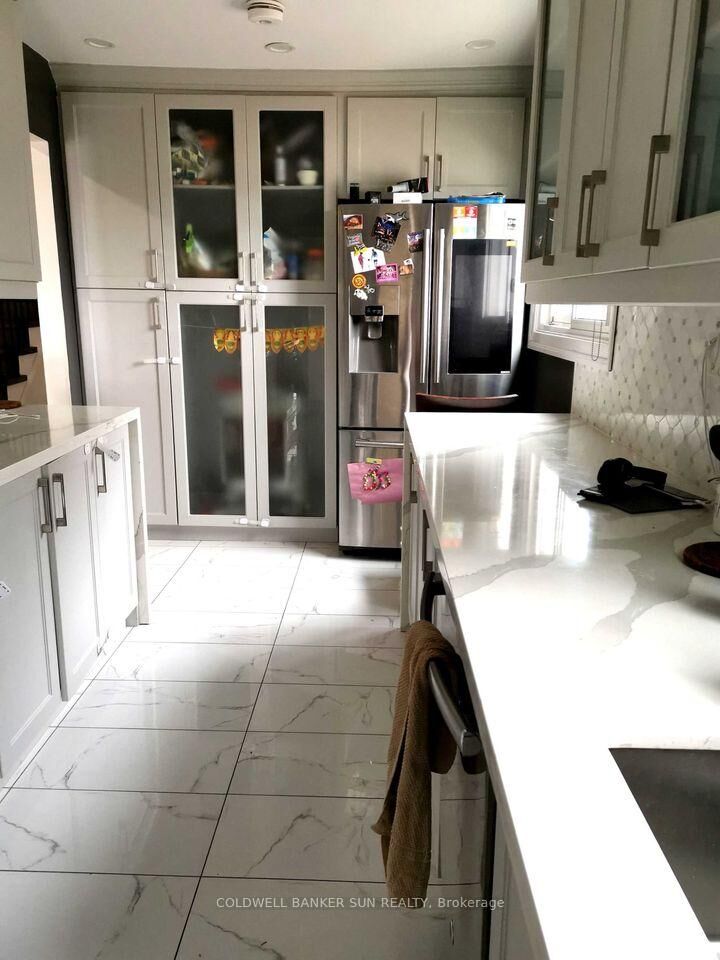 Property Photo:  150 Murray Street 1  ON L6X 2S4 