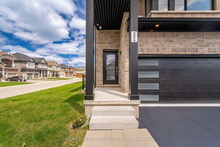 Property Photo:  4259 Shuttleworth Drive  ON L2G 3P6 