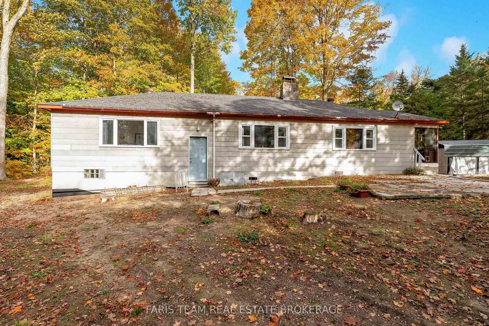Property Photo:  14 Chez Nous Avenue  ON L9M 0H5 