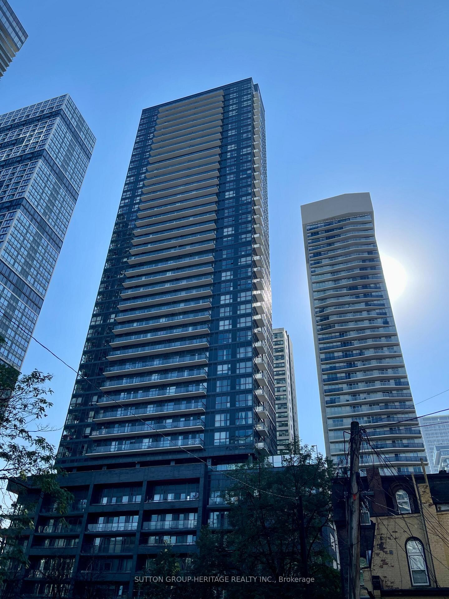 Property Photo:  159 Dundas Street E 2509  ON M5B 1E4 